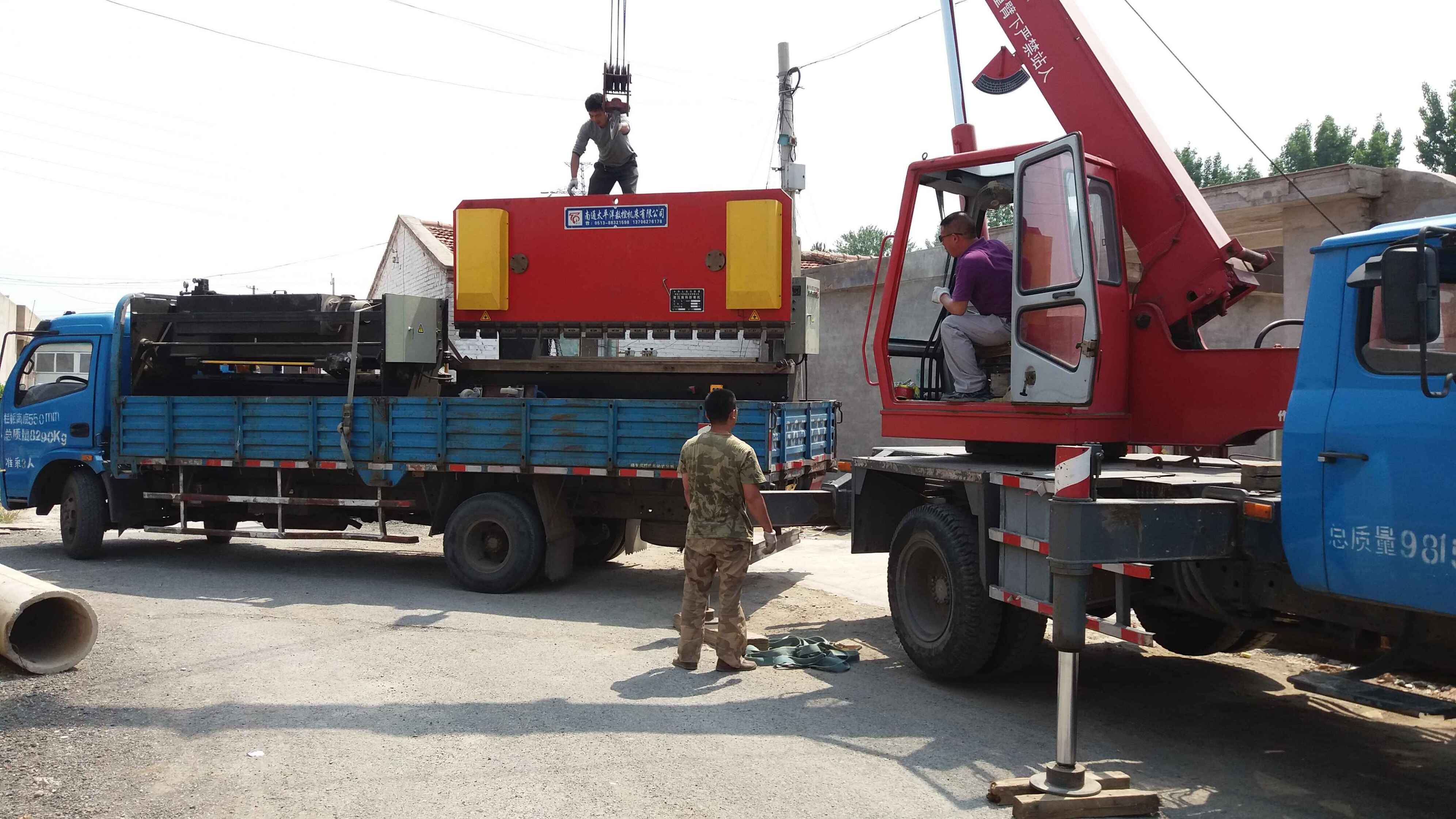 北京設備搬遷起重機吊裝成功案例